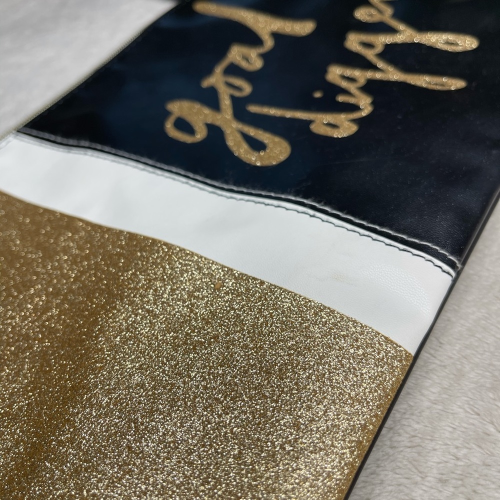 POUCHES - Picture 7 of 13